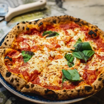 Pizza margherita maison